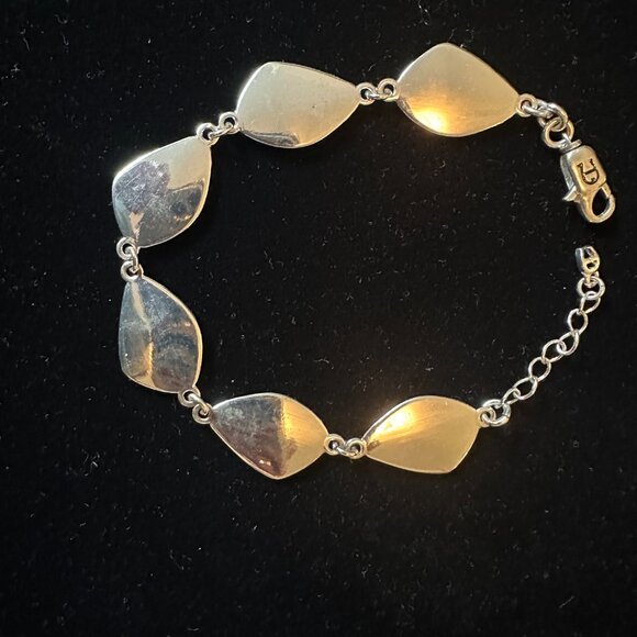 Etienne Aigner Bracelet - Picture 3 of 5